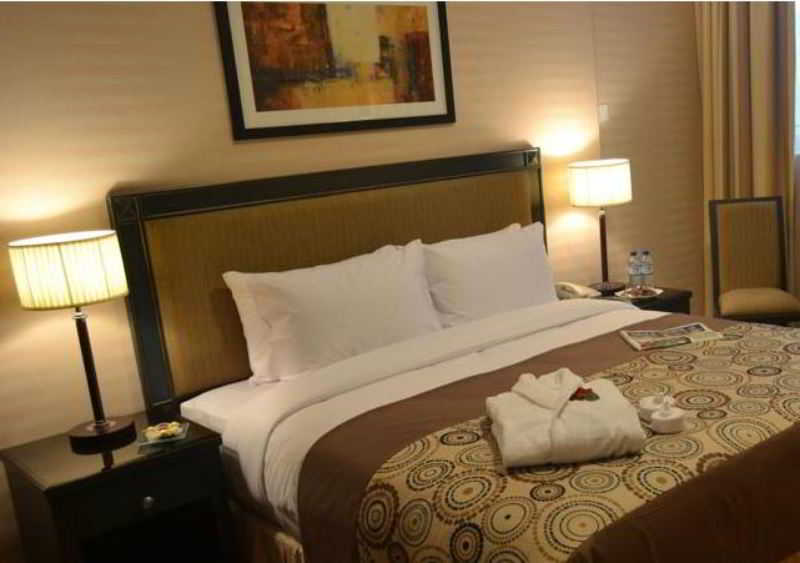Executive By Mourouj Gloria 4*