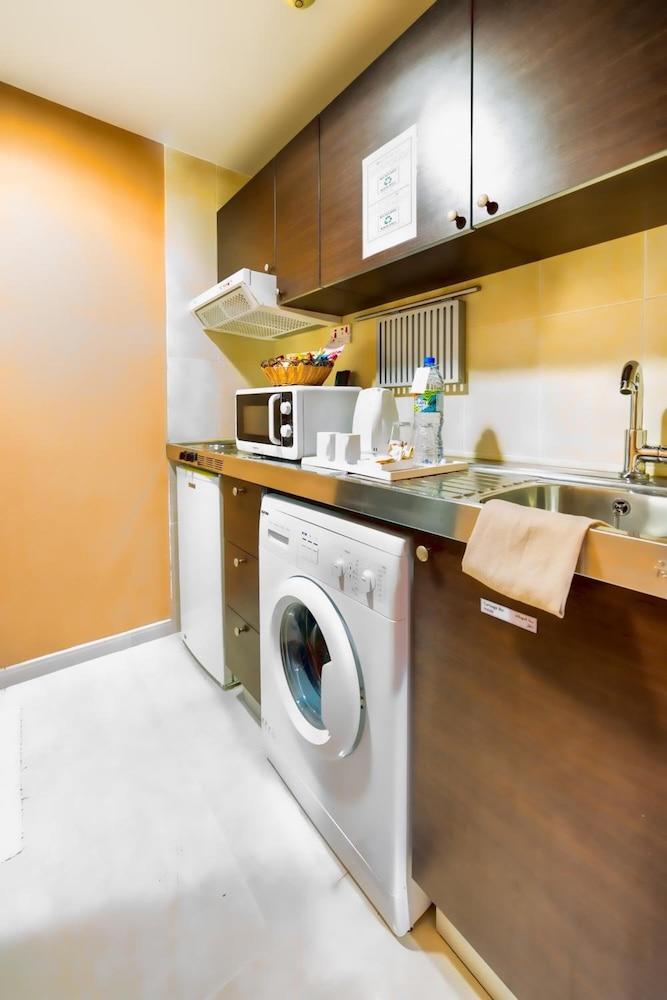 Executive Aparthotel 4*