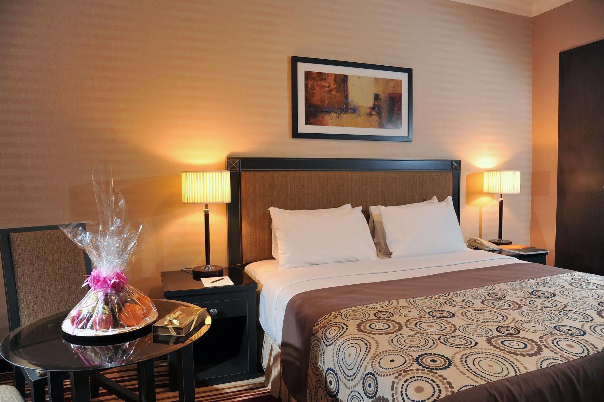 Executive Aparthotel 4*
